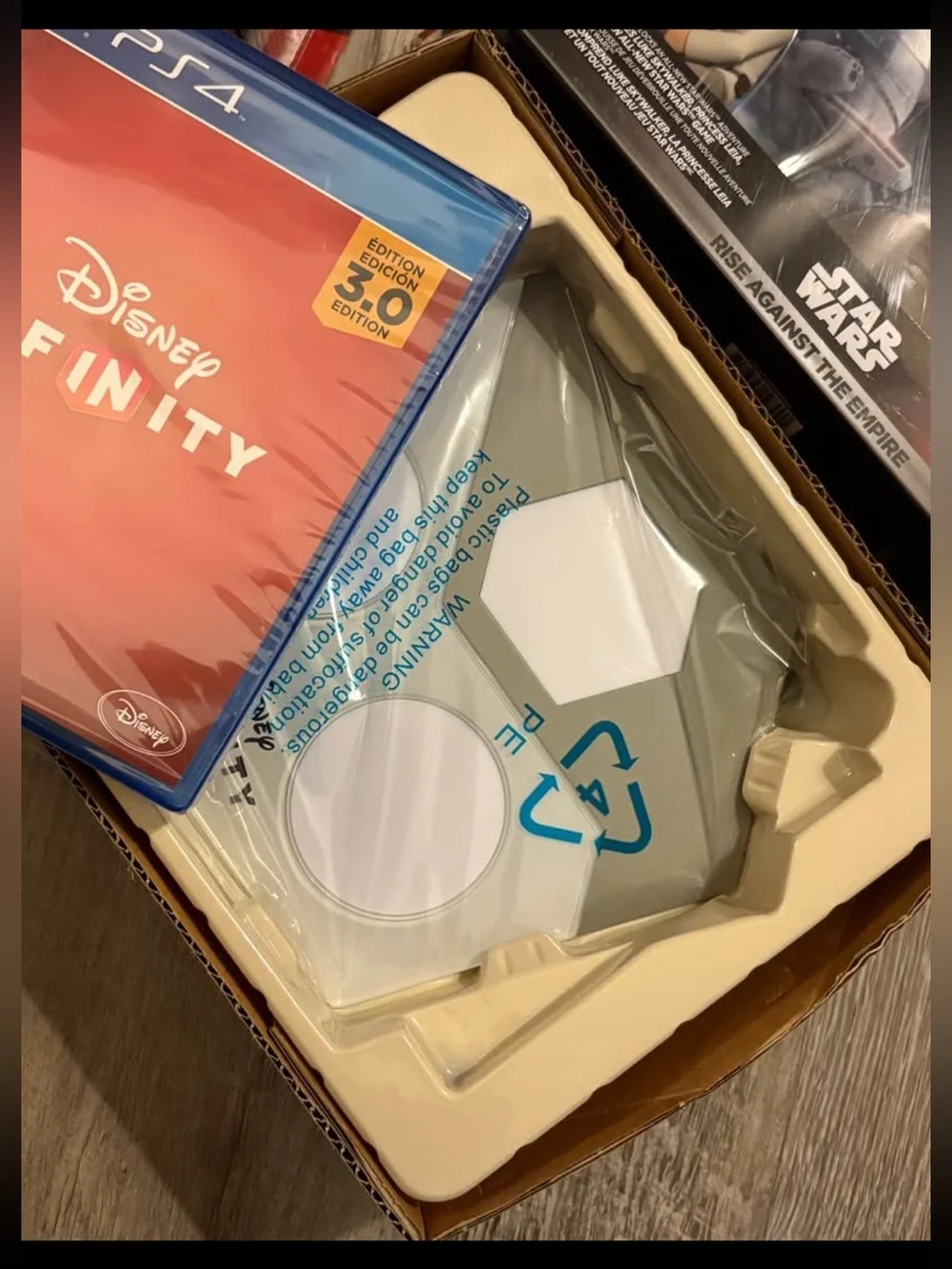 Disney fett includes star