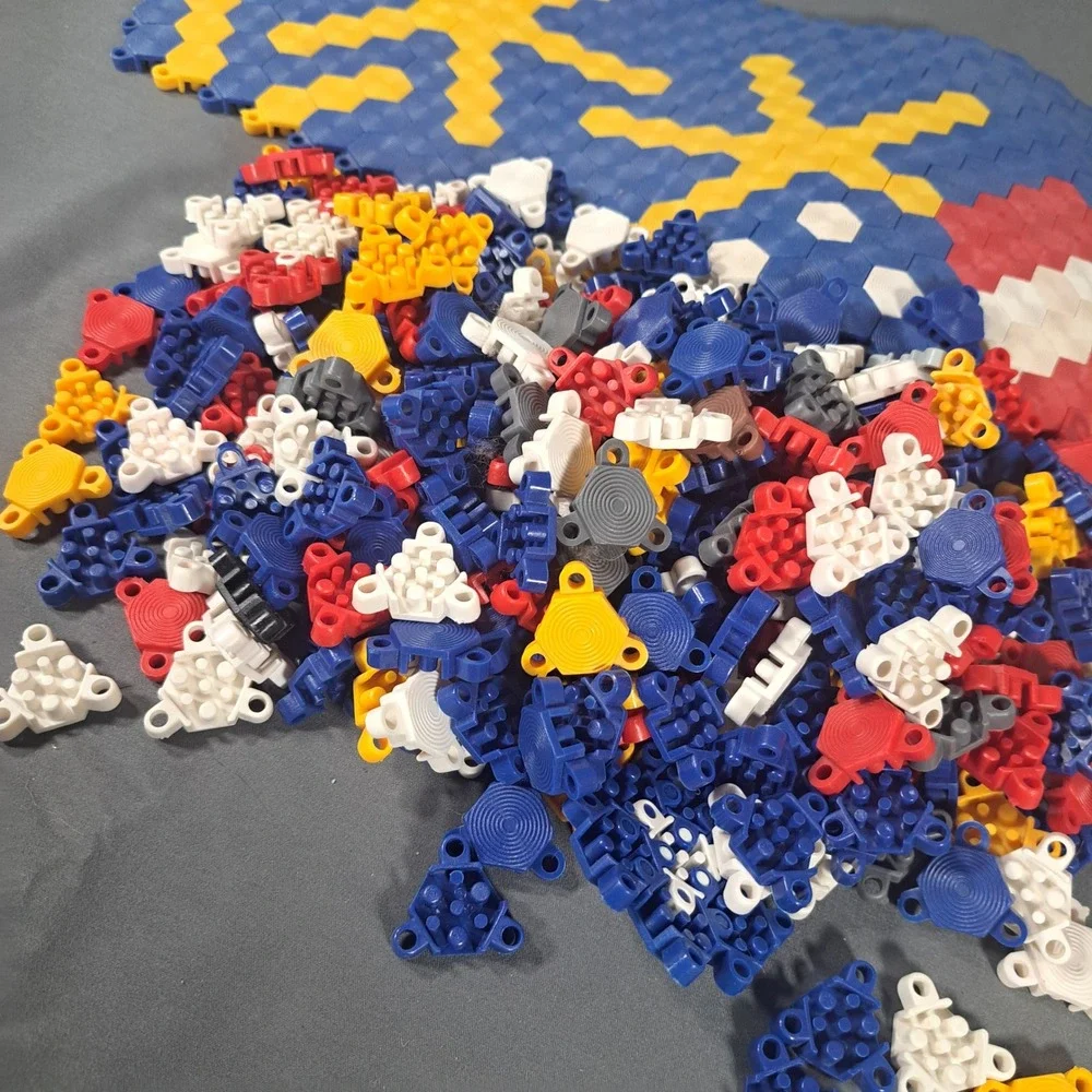 Hexabits building toy