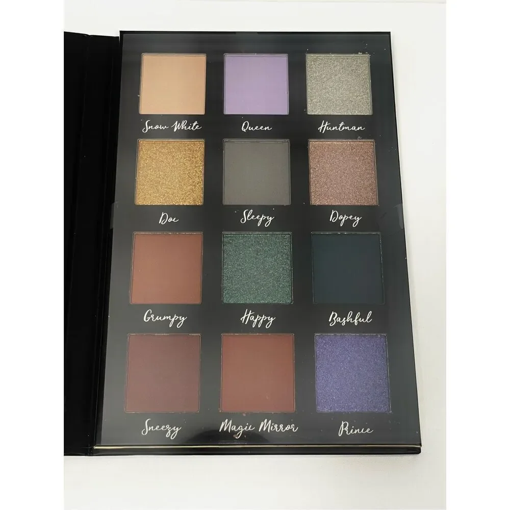 Taste Beauty huntsman eyeshadow