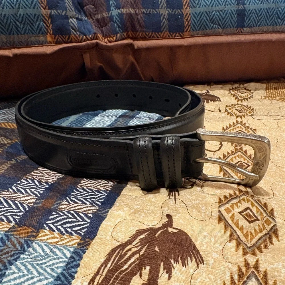 Columbia Men's Black Leather Belt (38-40) L