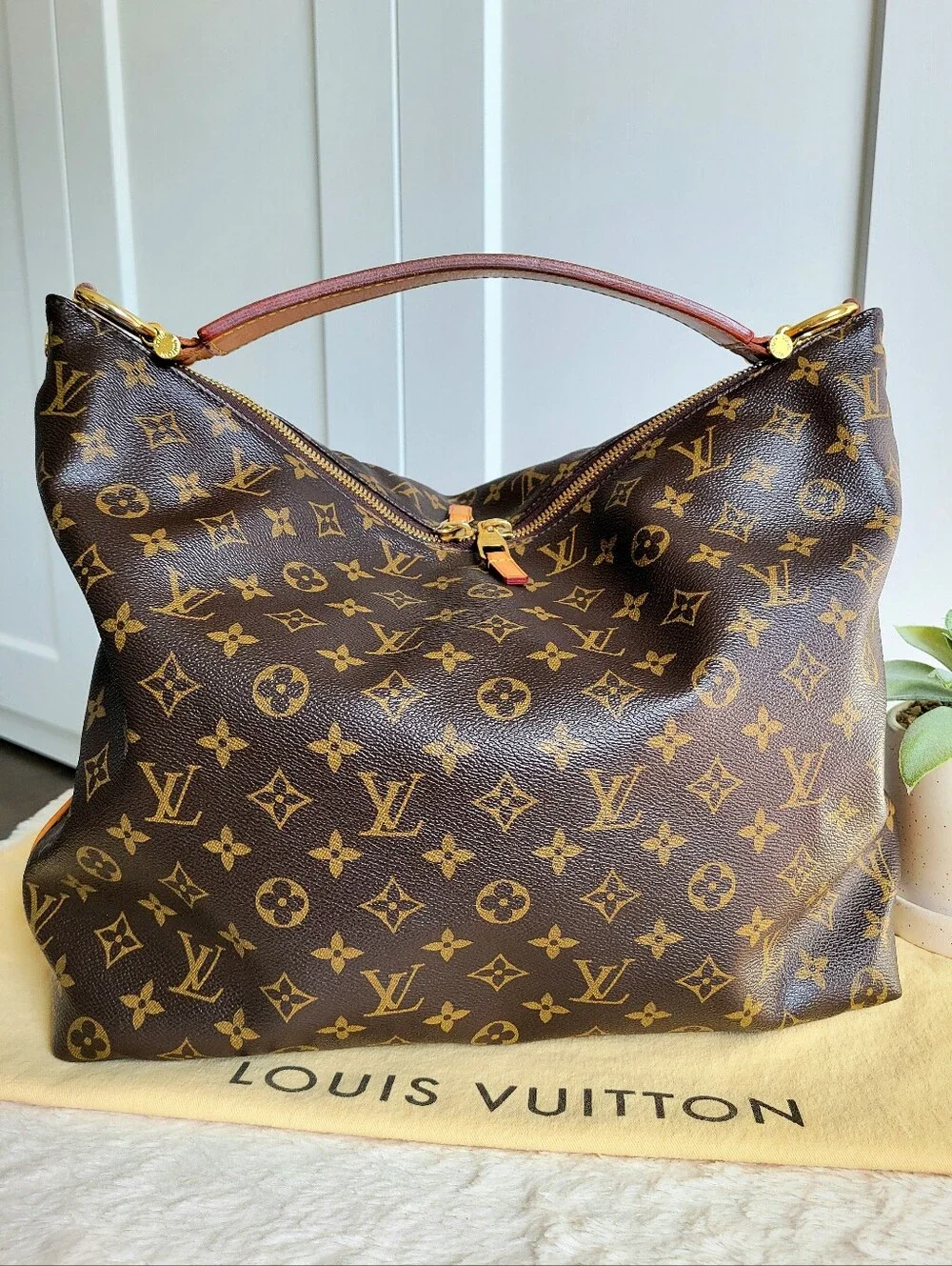 Louis Vuitton Hobo Bag SULLY MM Monogram