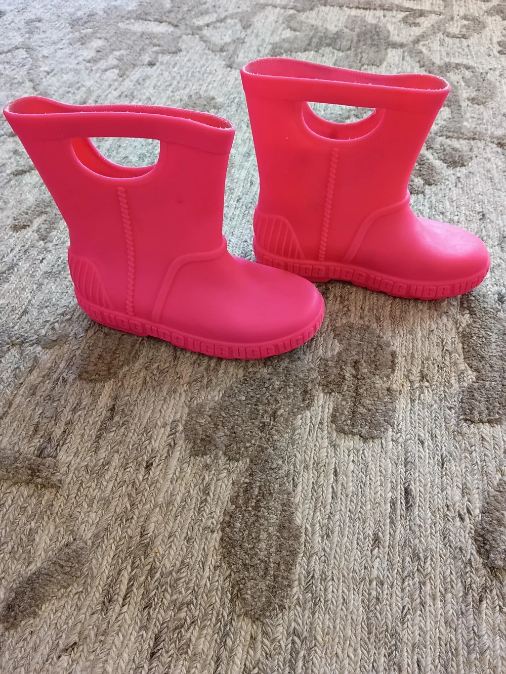 UGG ​brighten up