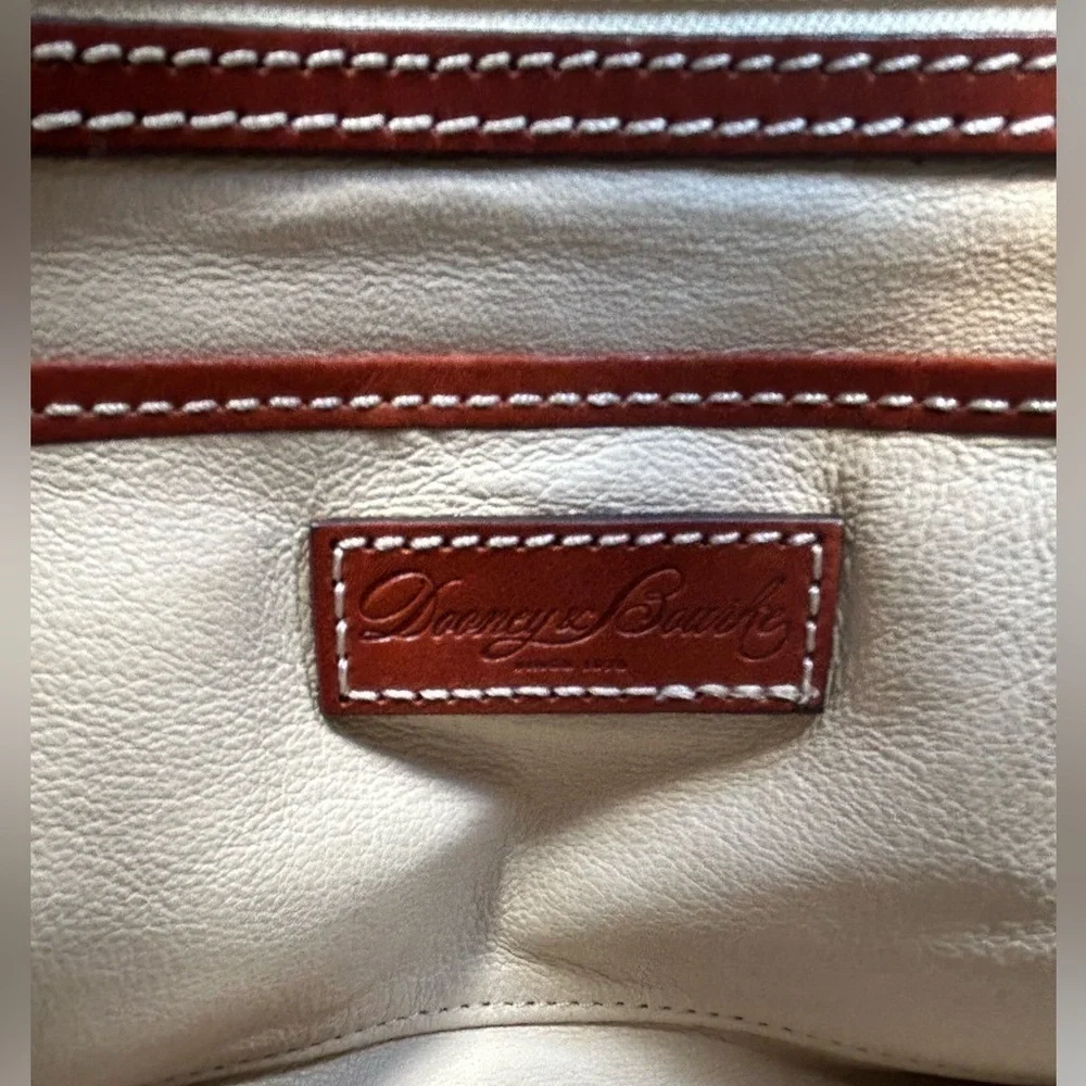 Dooney & Bourke this fashionable