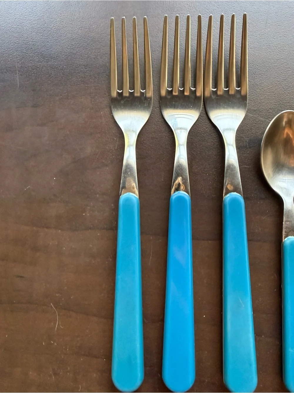 Cose-casa knife seen spoons