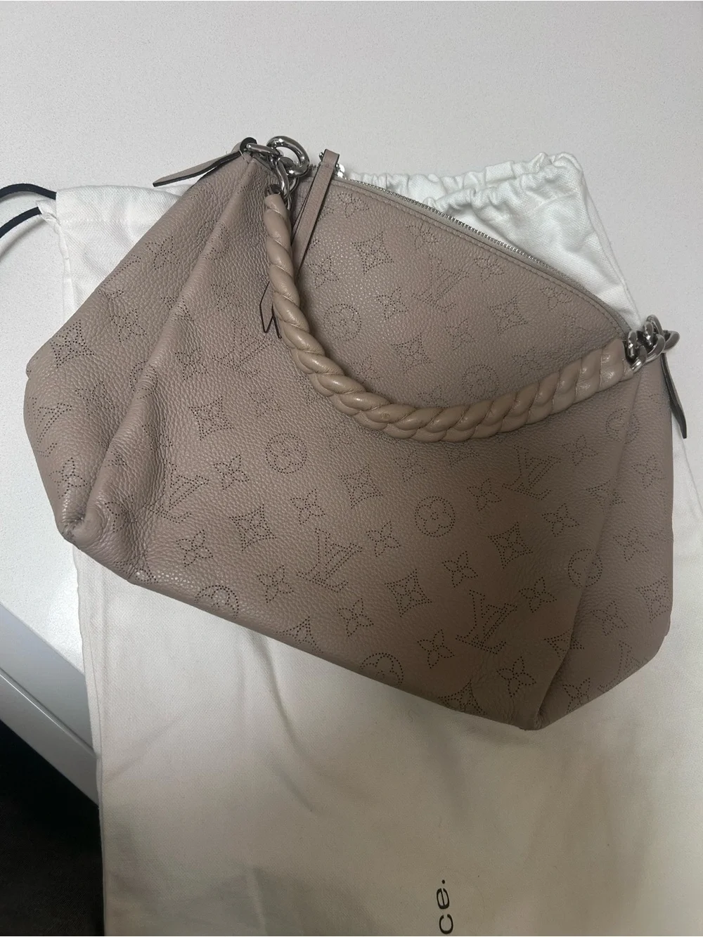 AUTHENTIC Louis Vuitton Mahina Babylone Chain BB Galet