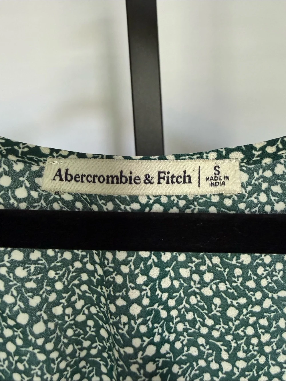 Abercrombie & Fitch excellent like