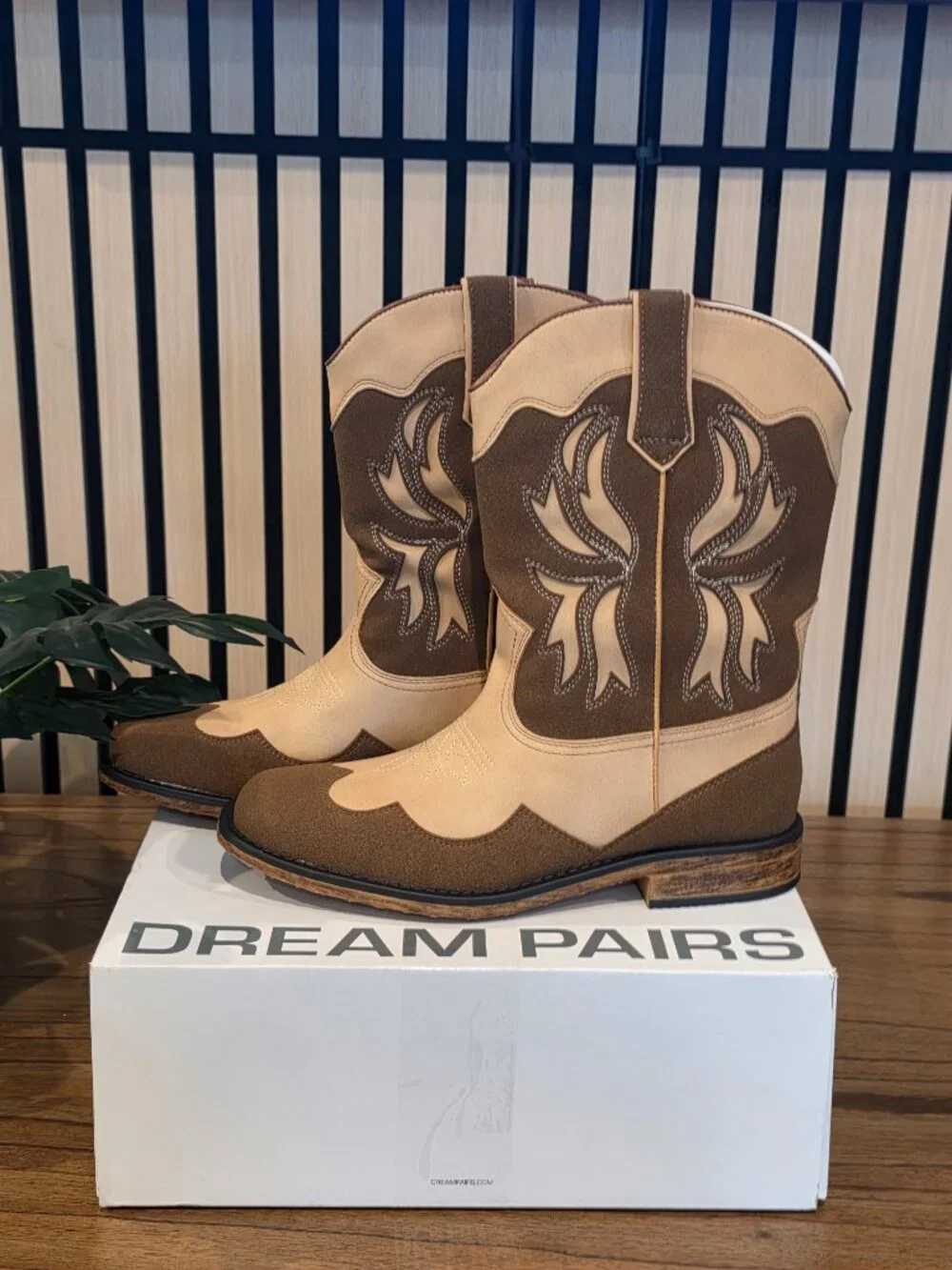 Dream Pairs brand new