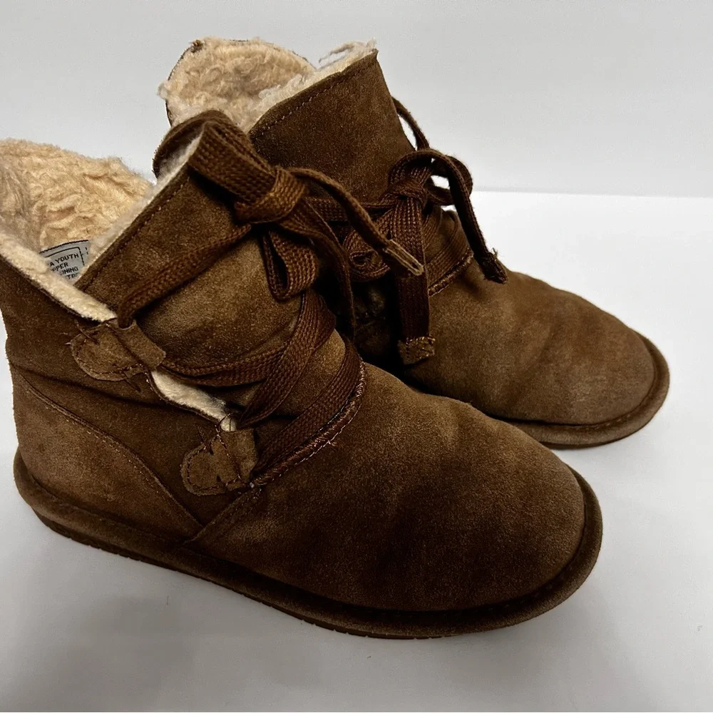 BearPaw stylish tan