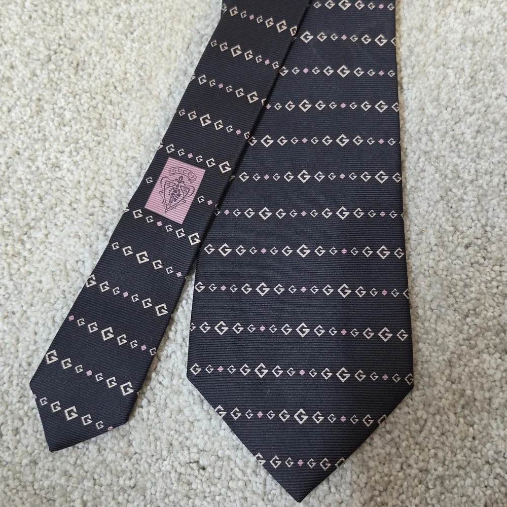 Gucci authentic silk