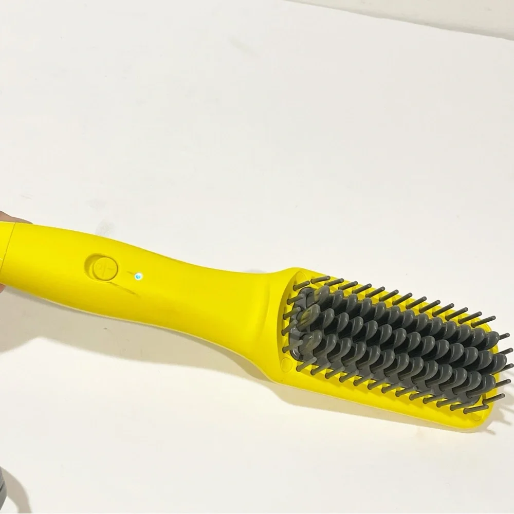 Drybar Yellow The Baby Brush Crush Mini Straightening Brush Hair‎ Styling Brush