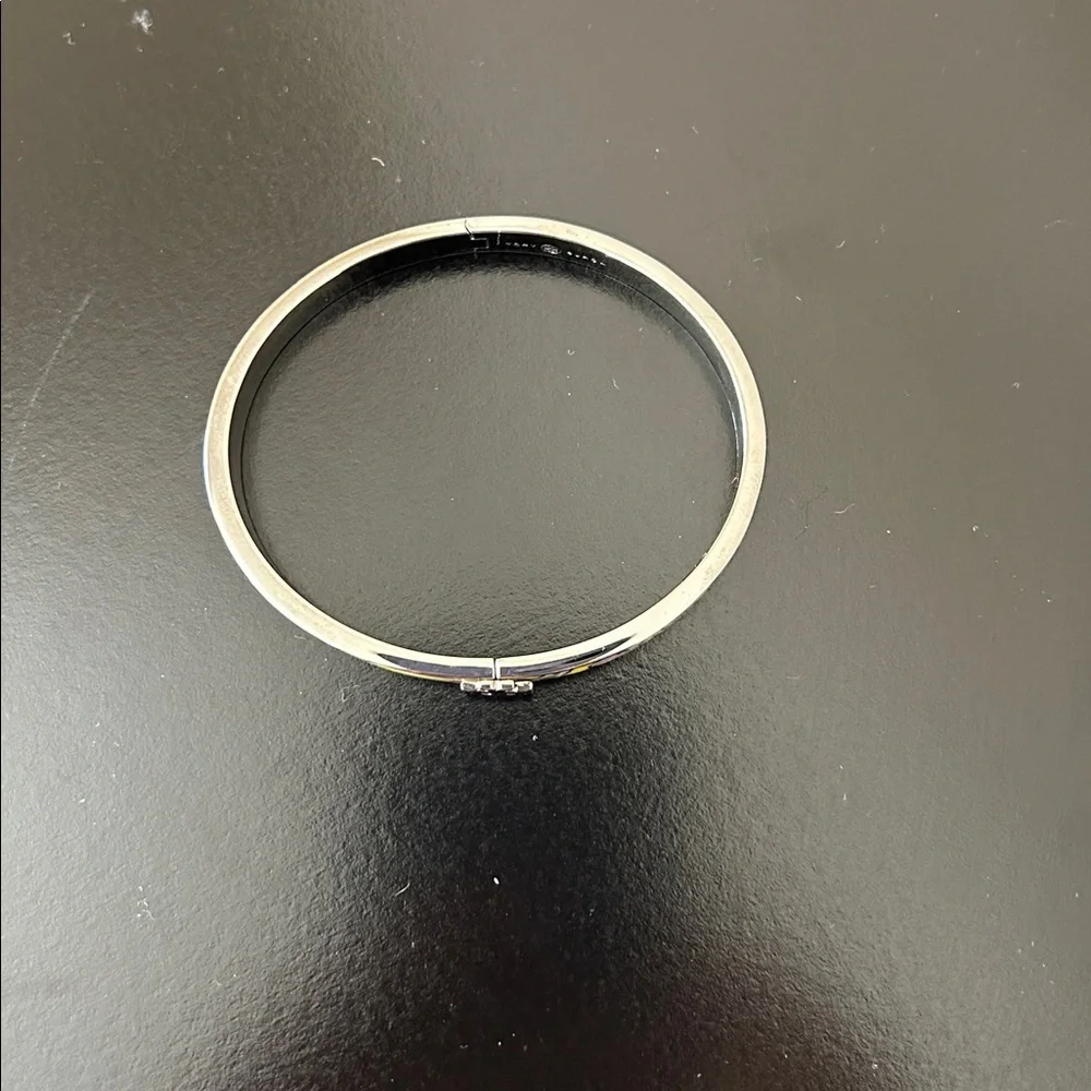 Tory Burch box clasp