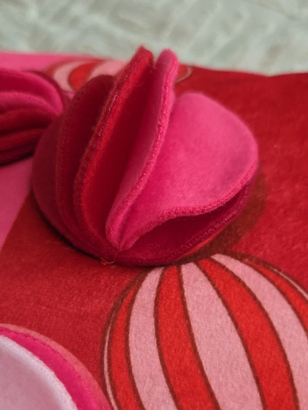 Ashland festive throw