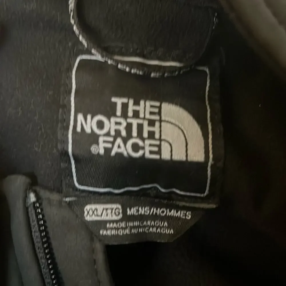 The North Face chest 52