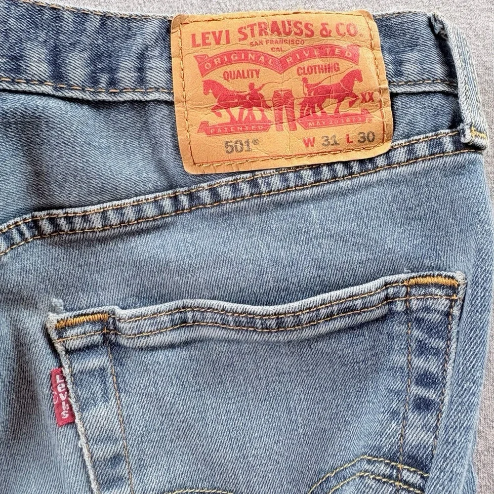 Levis 501 Original Button Fly Jeans Mens 31x30 Blue Denim Pants Medium Straight