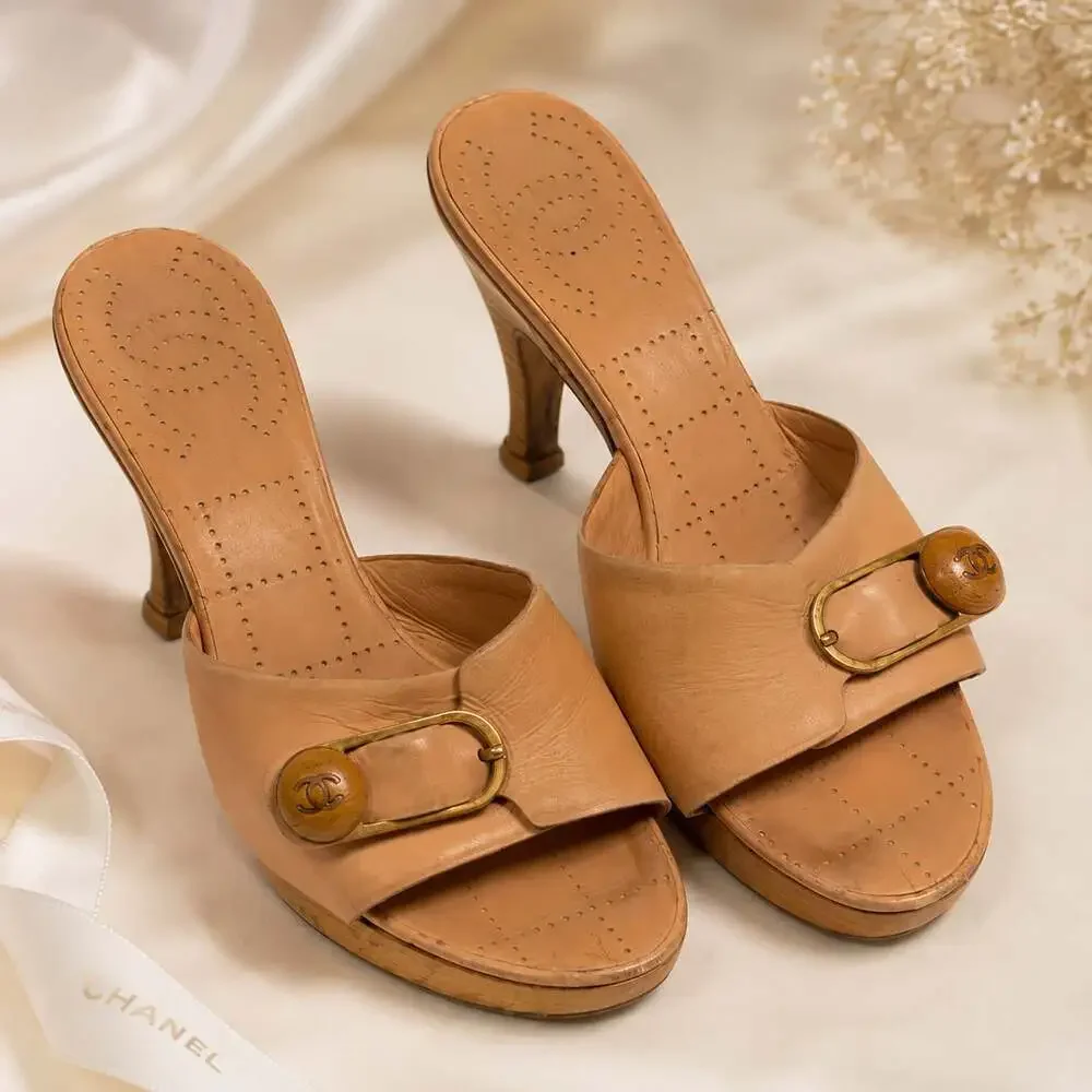 CHANEL vintage mule