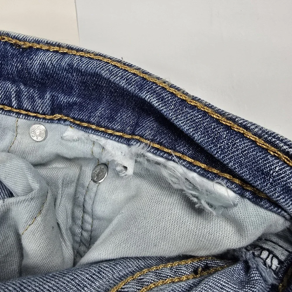 Levis please check