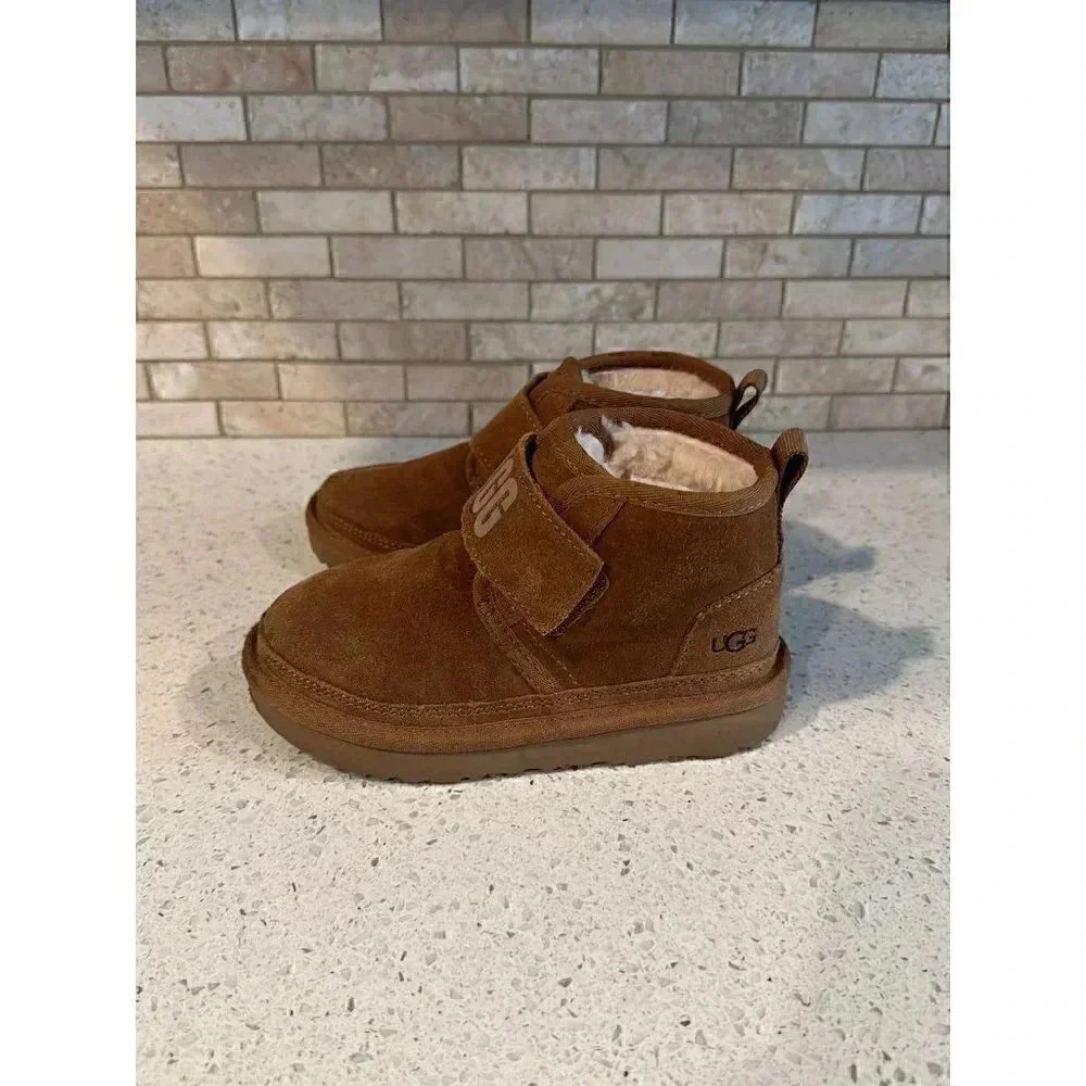 UGG neumel graphic