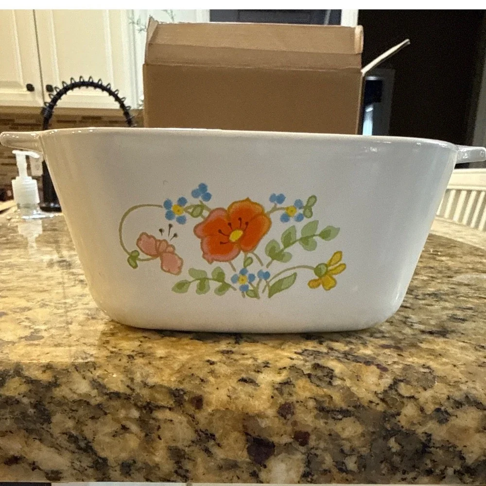 Corning Ware Apricot Floral P-43-B‎ Petite Pan 2 3/4 Cup Casserole Dish Vintage