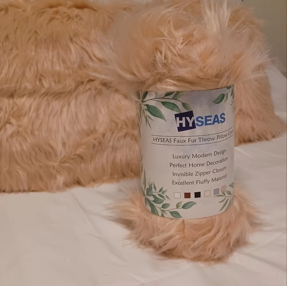 HYSEAS Faux Fur Luxury Throw Pillow 18