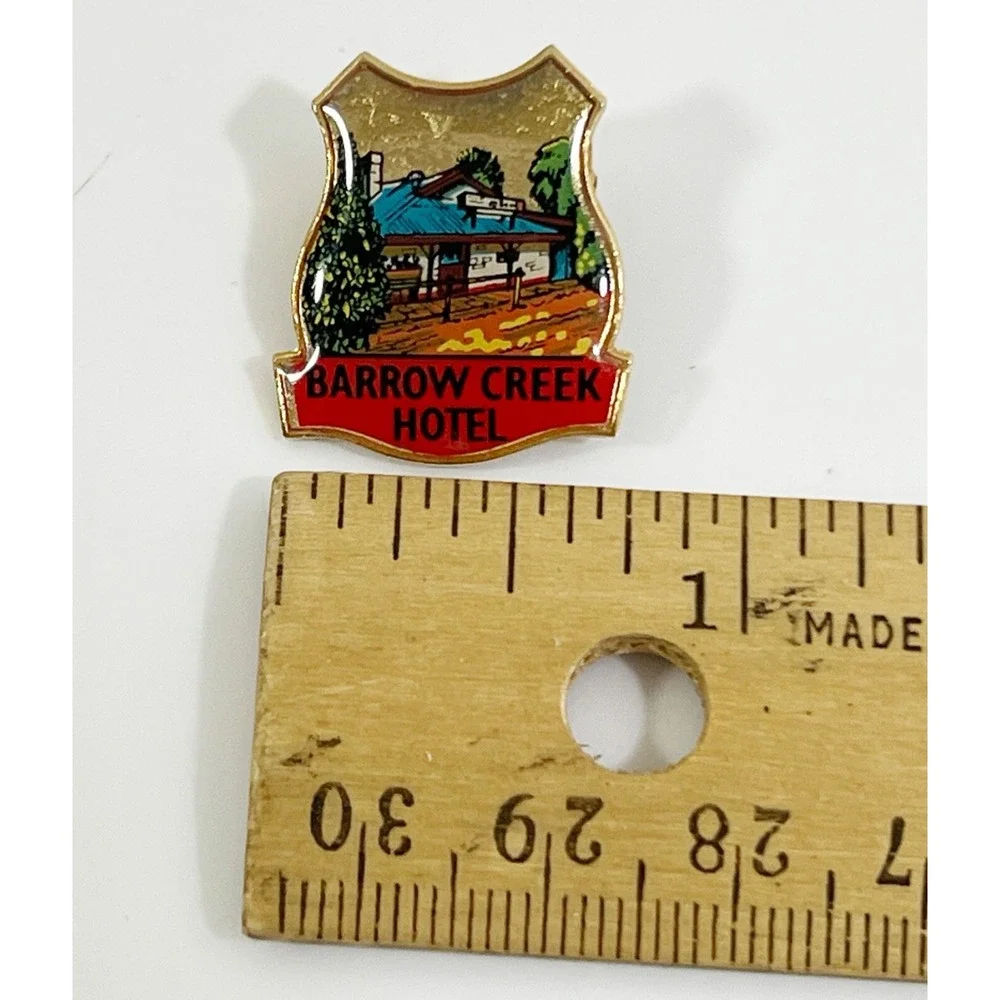 Barrow‎ Creek Hotel Davenport Australia travel Hat Lapel Enamel Pin