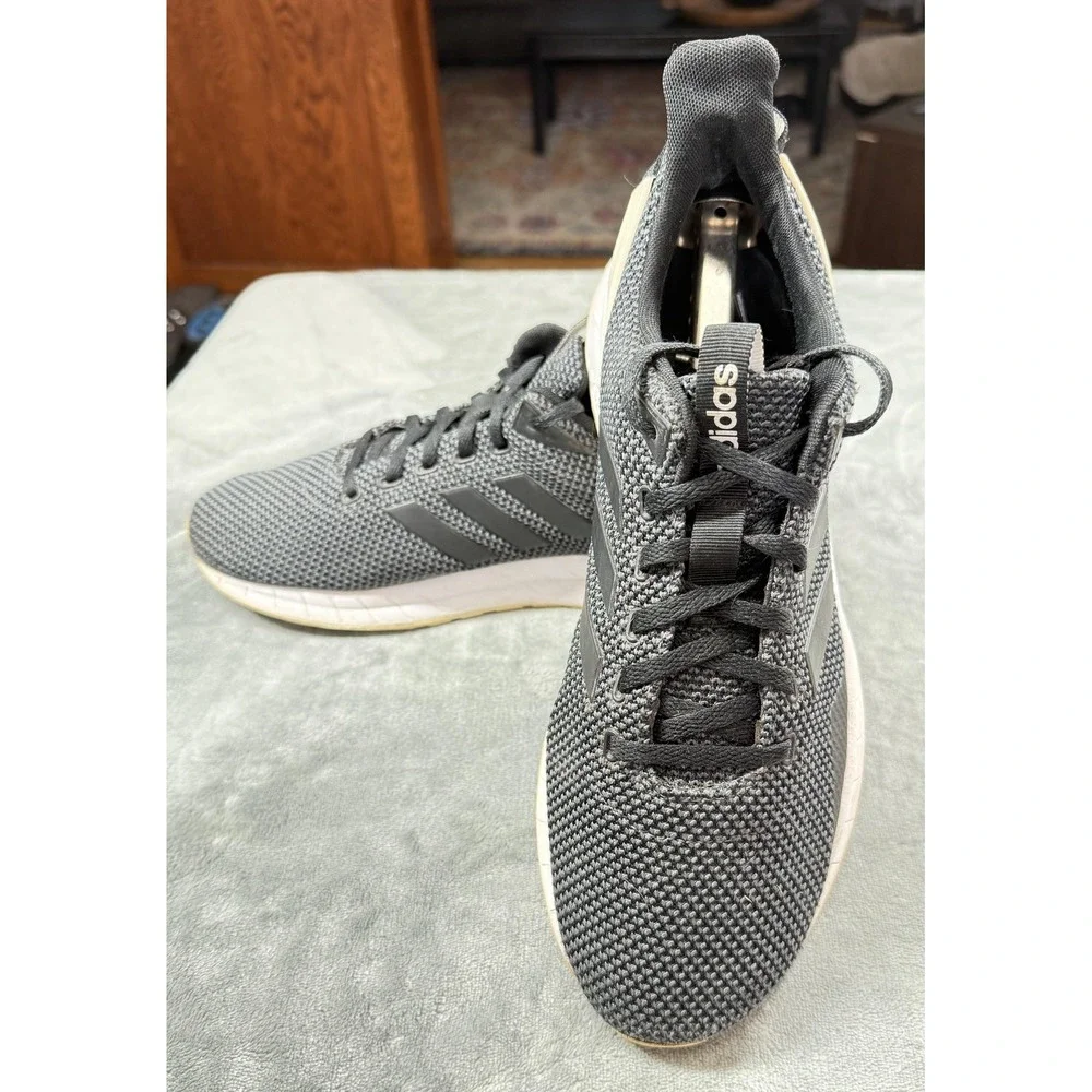 adidas title questar