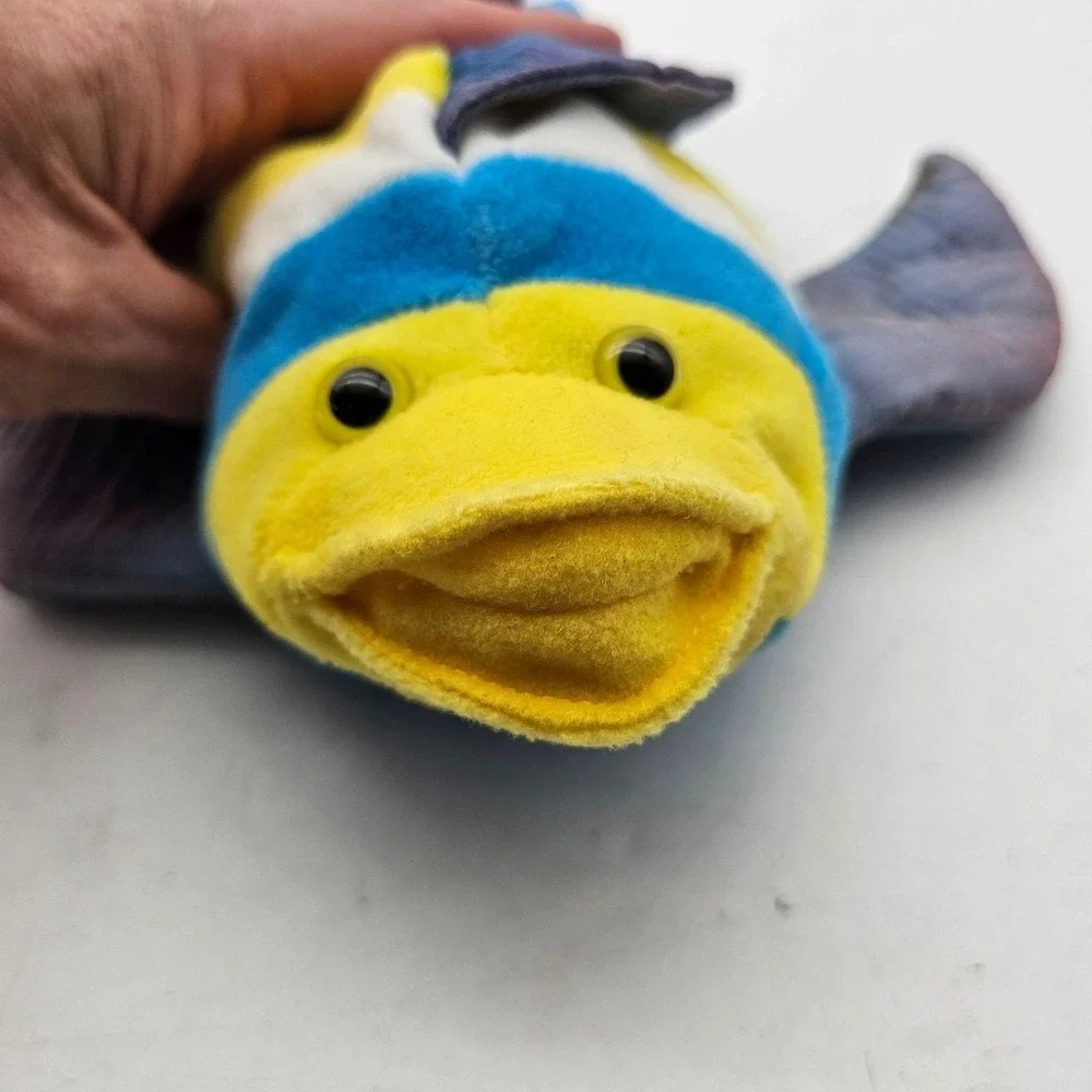 Caltoy fish hand