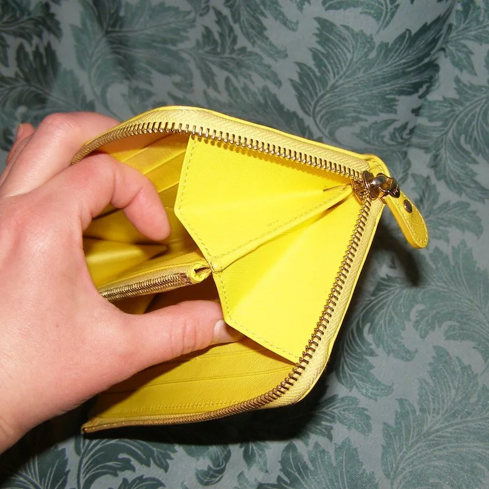 💛 SALVATORE FERRAGAMO Yellow Zip Wallet in Saffiano Leather