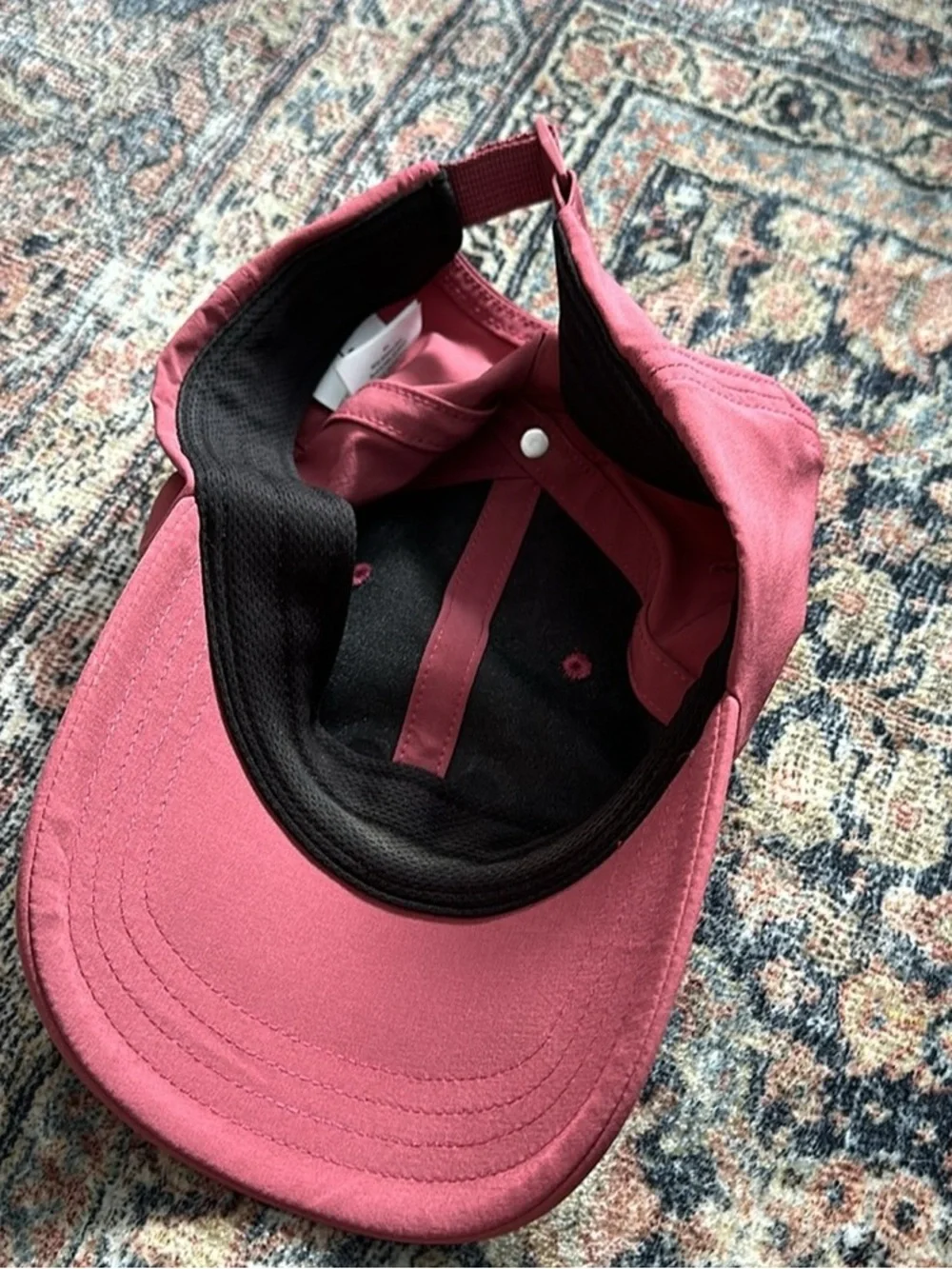 ALO Yoga wear logo