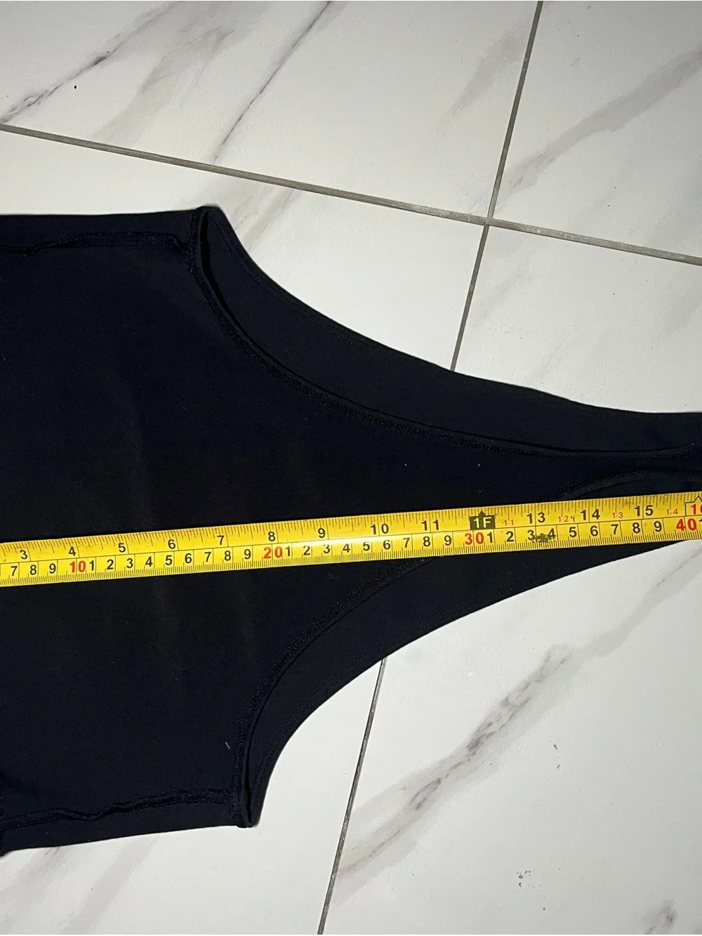 ALO Yoga sleek black