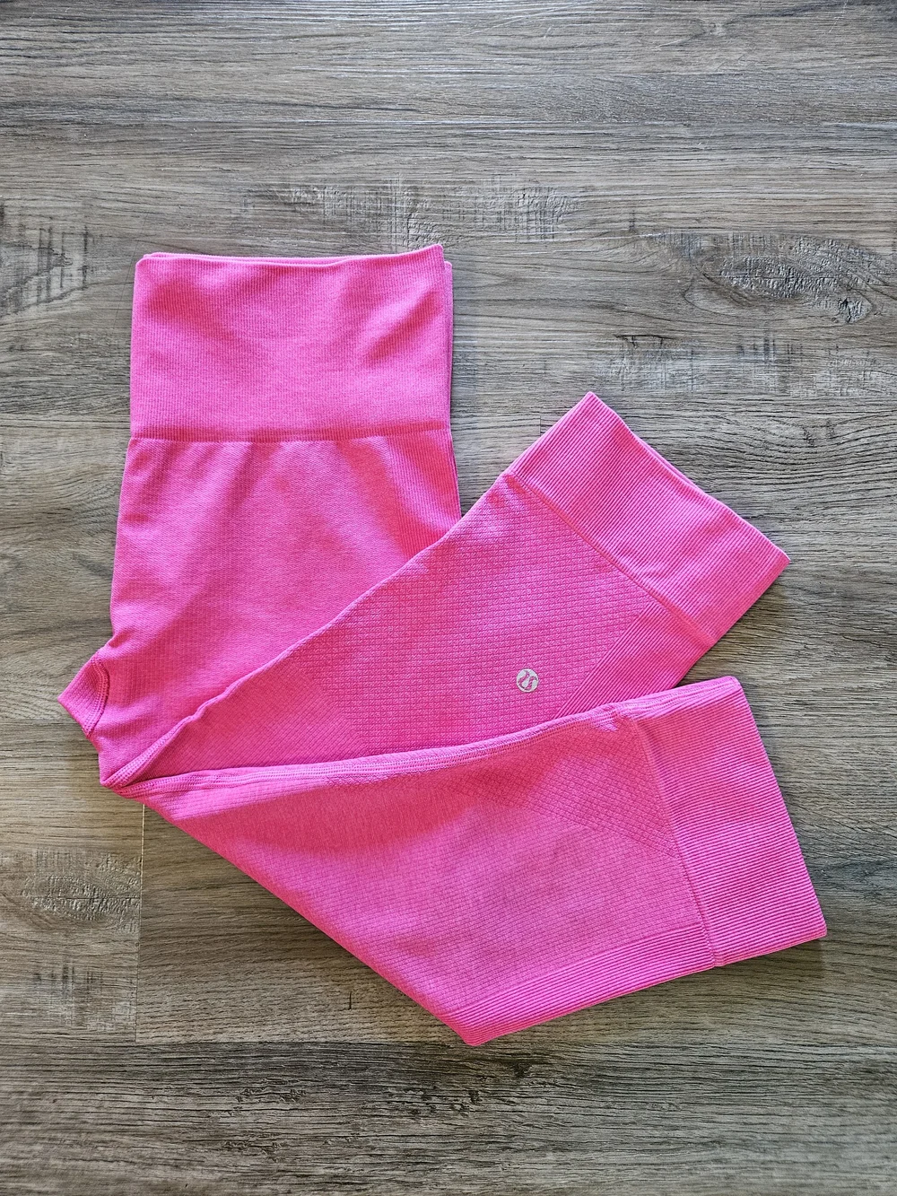 Lululemon‎ Seamlessly Street Crop Hot Pink / Jewelled Magenta Leggings