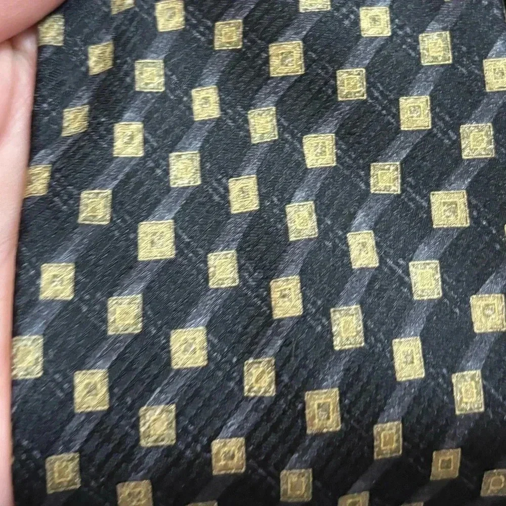 Bachrach Men’s Tie-great condition-100% silk