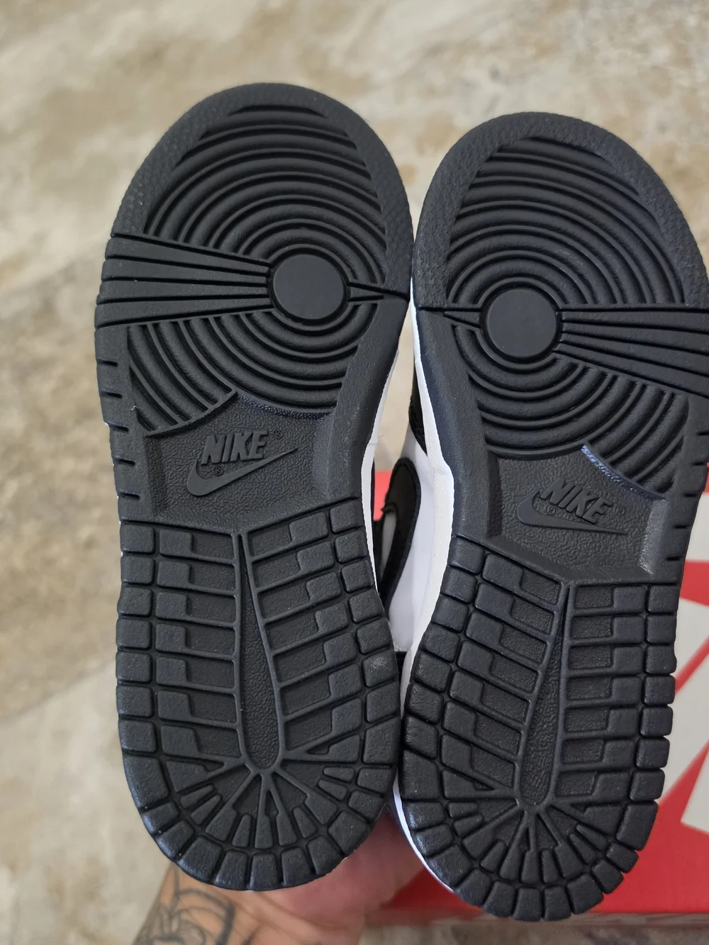 Nike nib ships