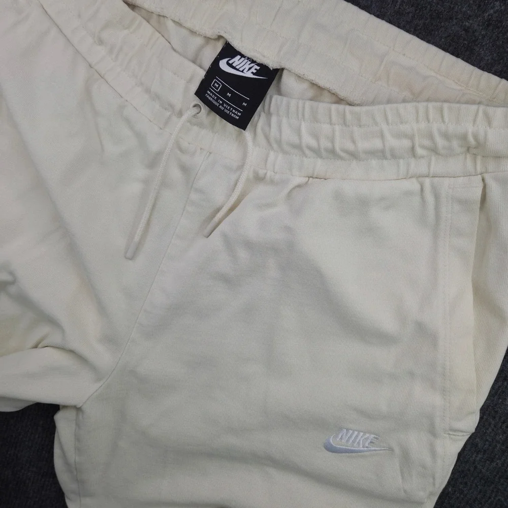 Nike Sweatpants Womens Medium Cream Cotton Wide Leg Cropped Athleisure Joggers