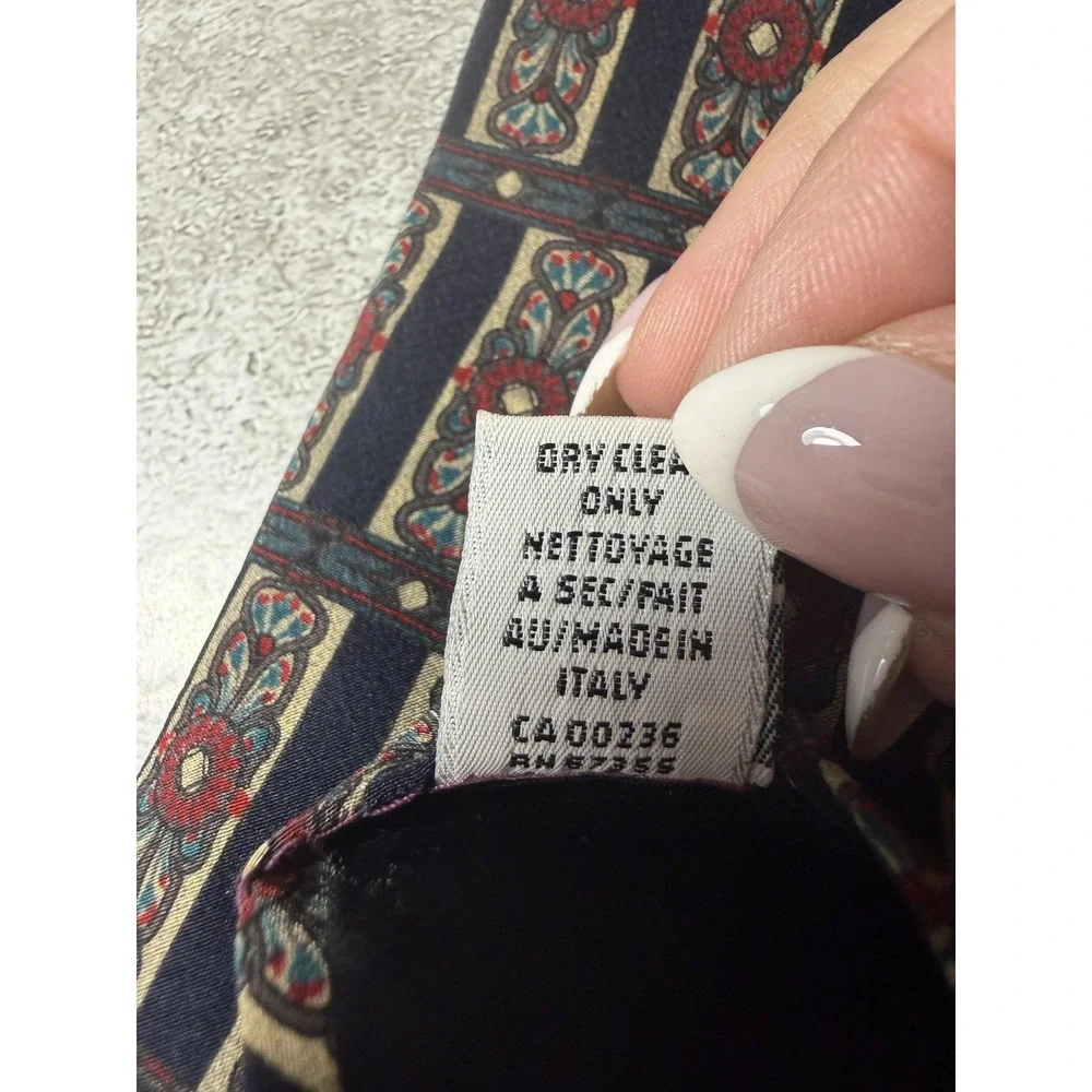 The Metropolitan Museum of Art wear repeating