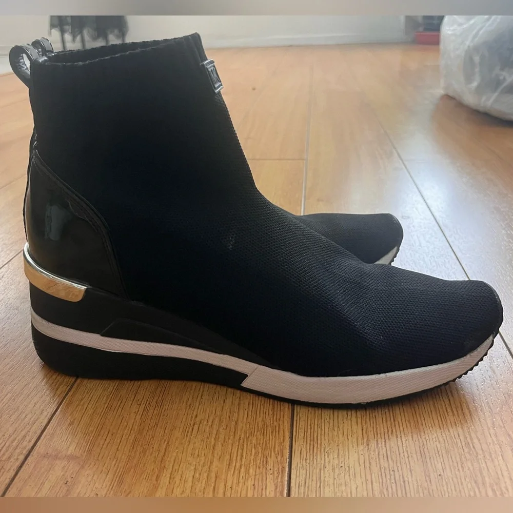 Michael Kors lightly worn