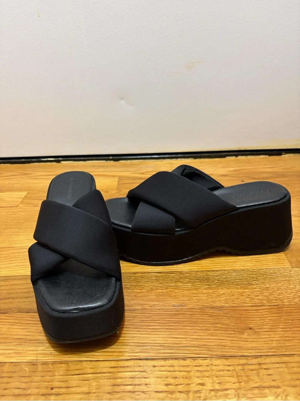 N/A black sandals