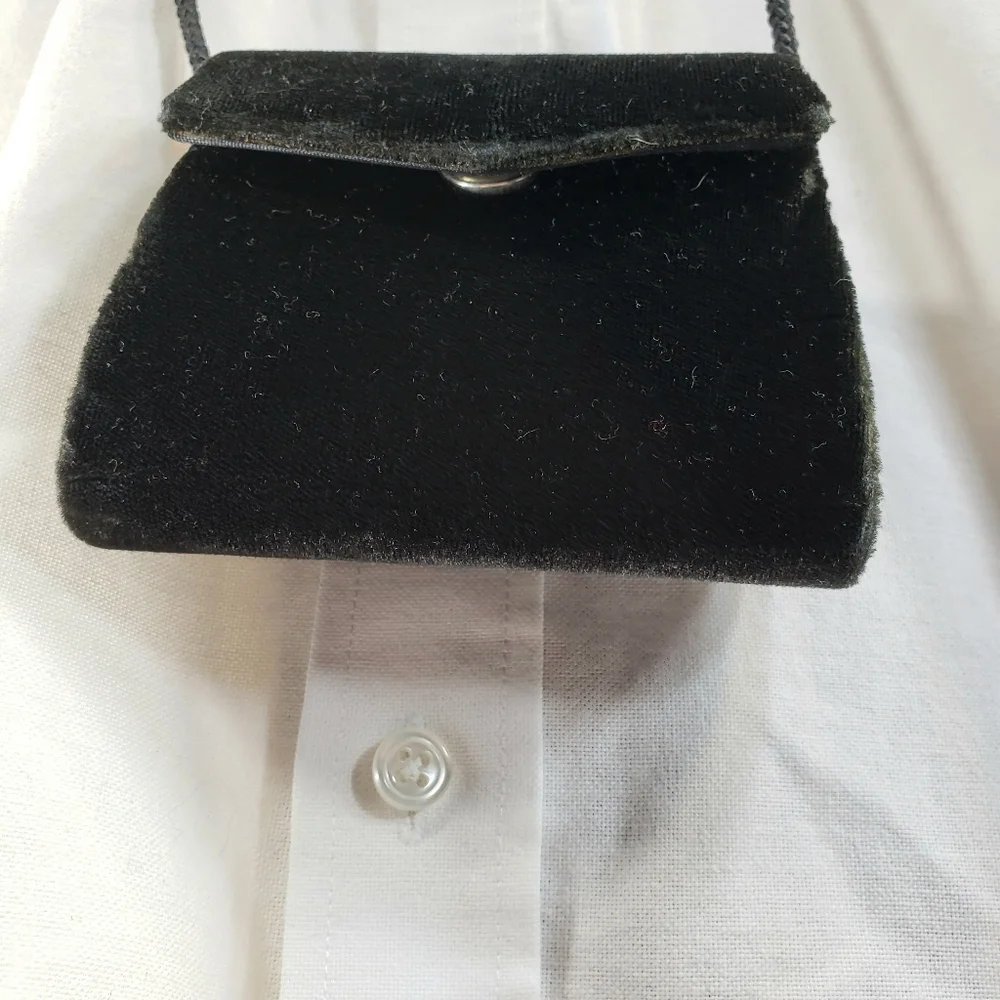 Claires bag closure smoke