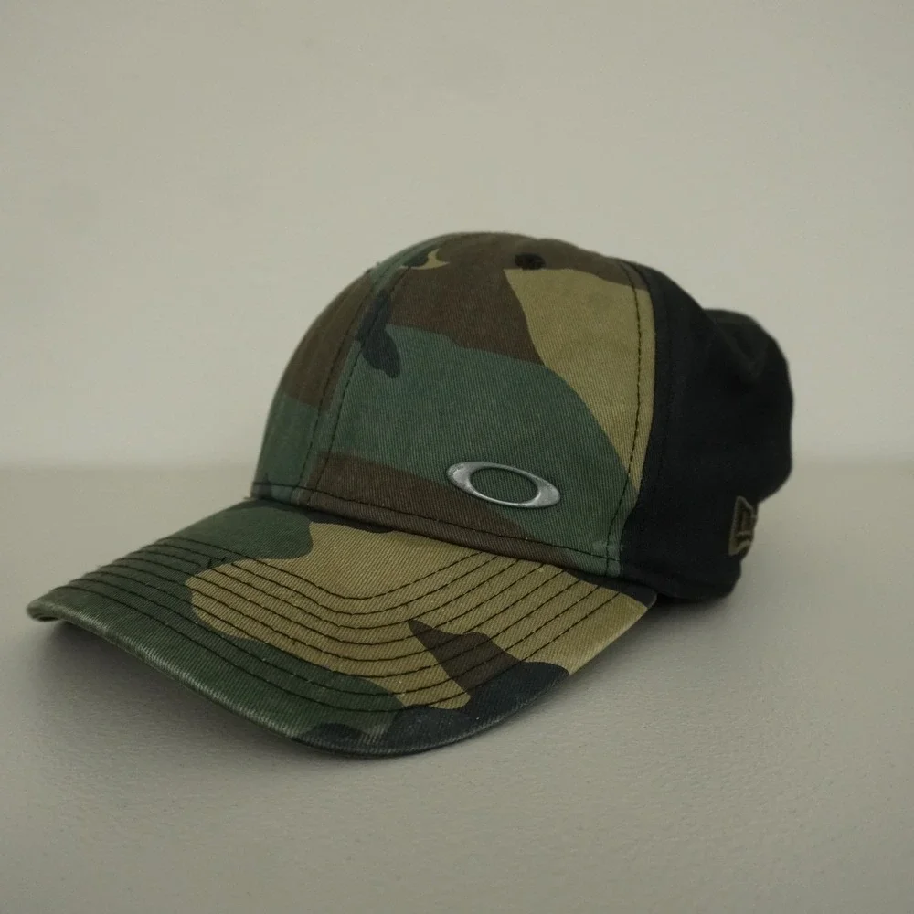 Oakley New Era 39THIRTY Stretch Fit Cap Mens M/L Camo Black Metal Logo