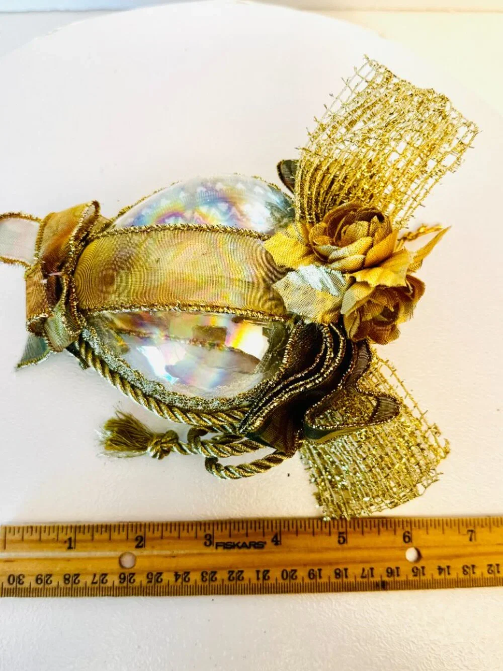 Christmas Embellished Golden Ornament Victorian Heart Shaped Floral Lace Tassel