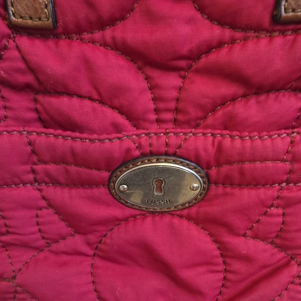 Fossil Red Quilted Crossbody Shoulder Bag Stitching Zipper Zip Closure Women's