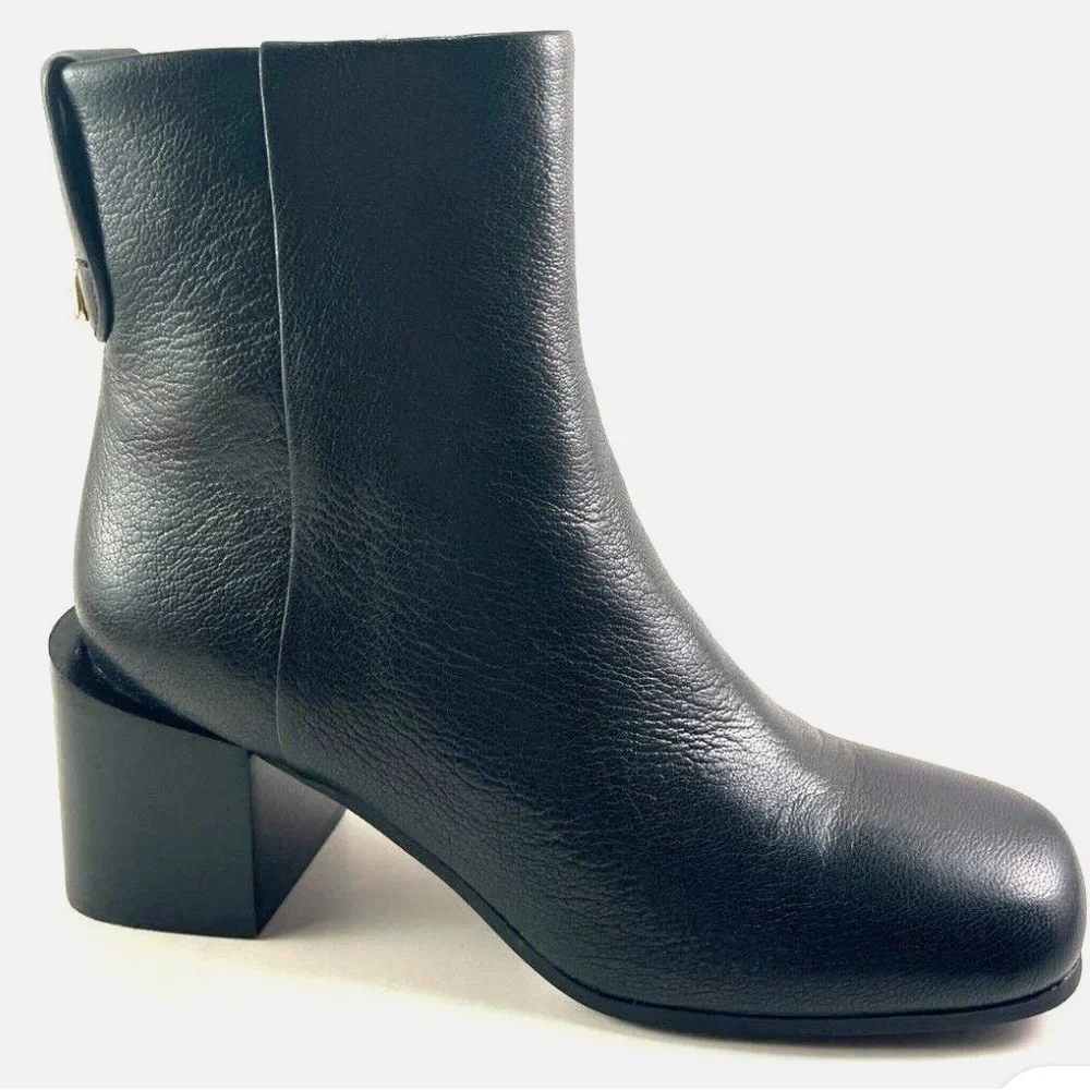 AEROSOLES NWT Ortona Black Ankle Boots with Gold Zippers &Block Heel -Size 5.5