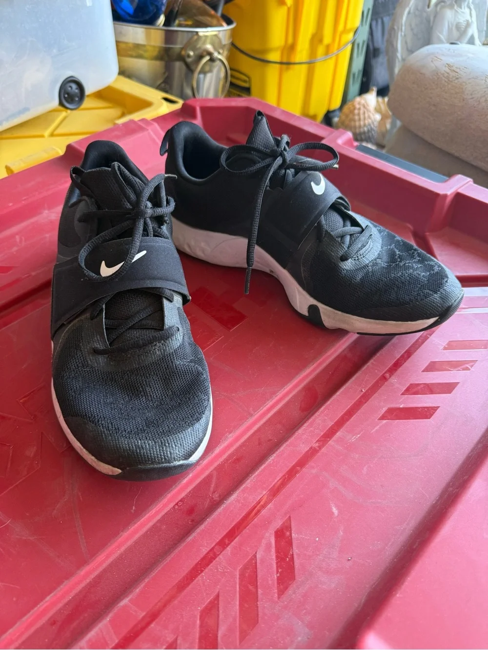 Nike streamlined black
