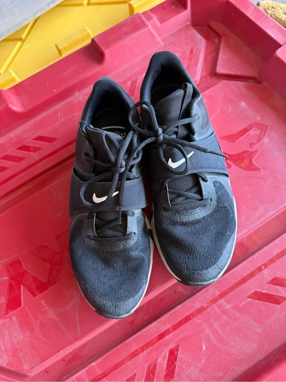 Nike streamlined black