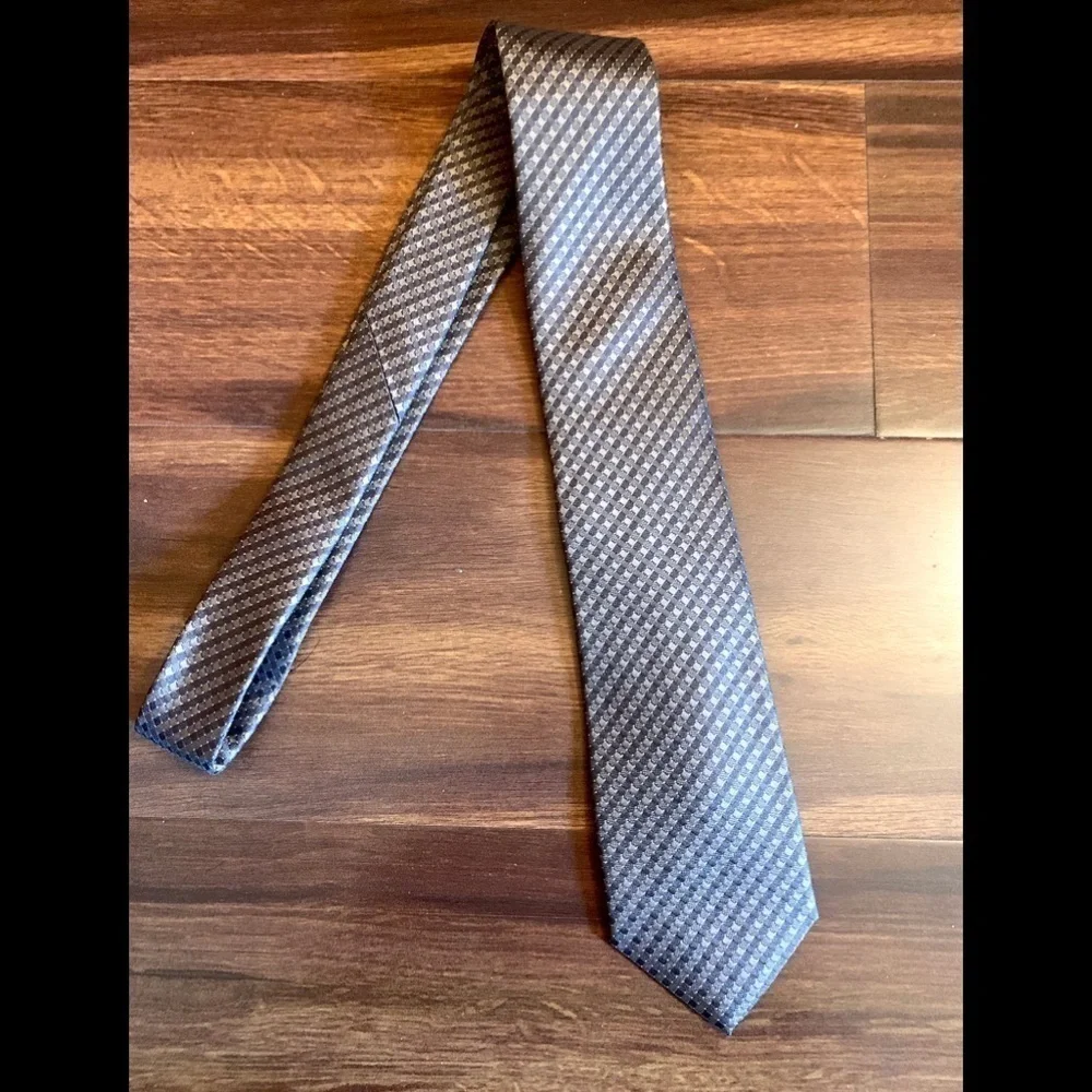Kenneth Cole Reaction pre owned