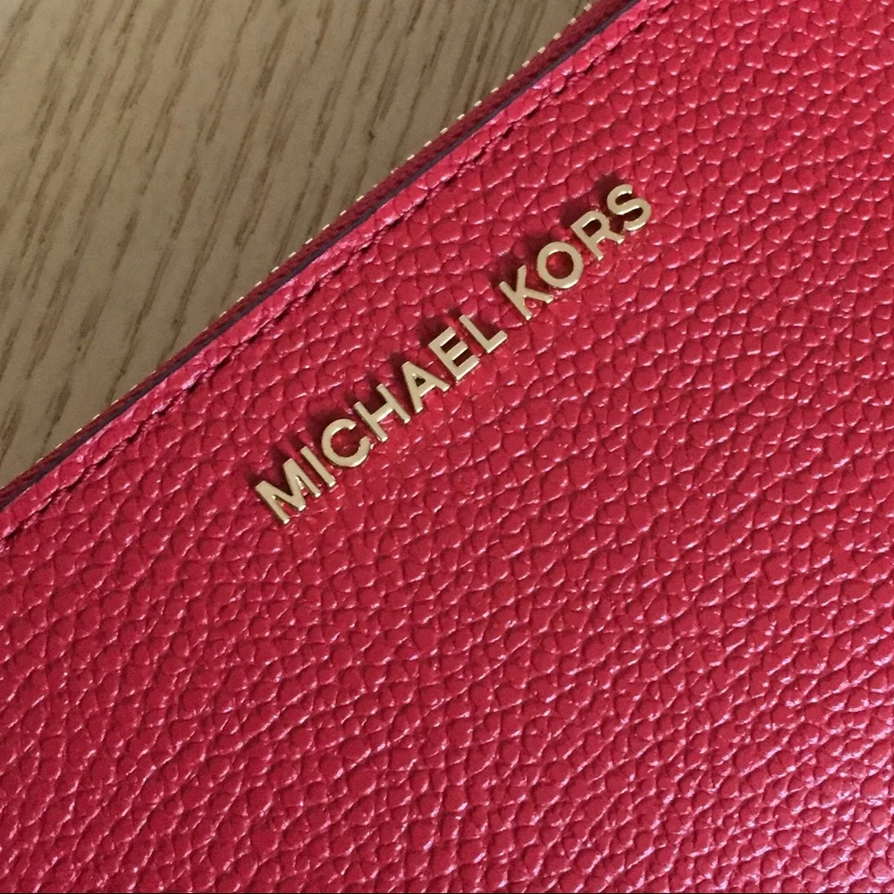 Michael Kors zippered closure