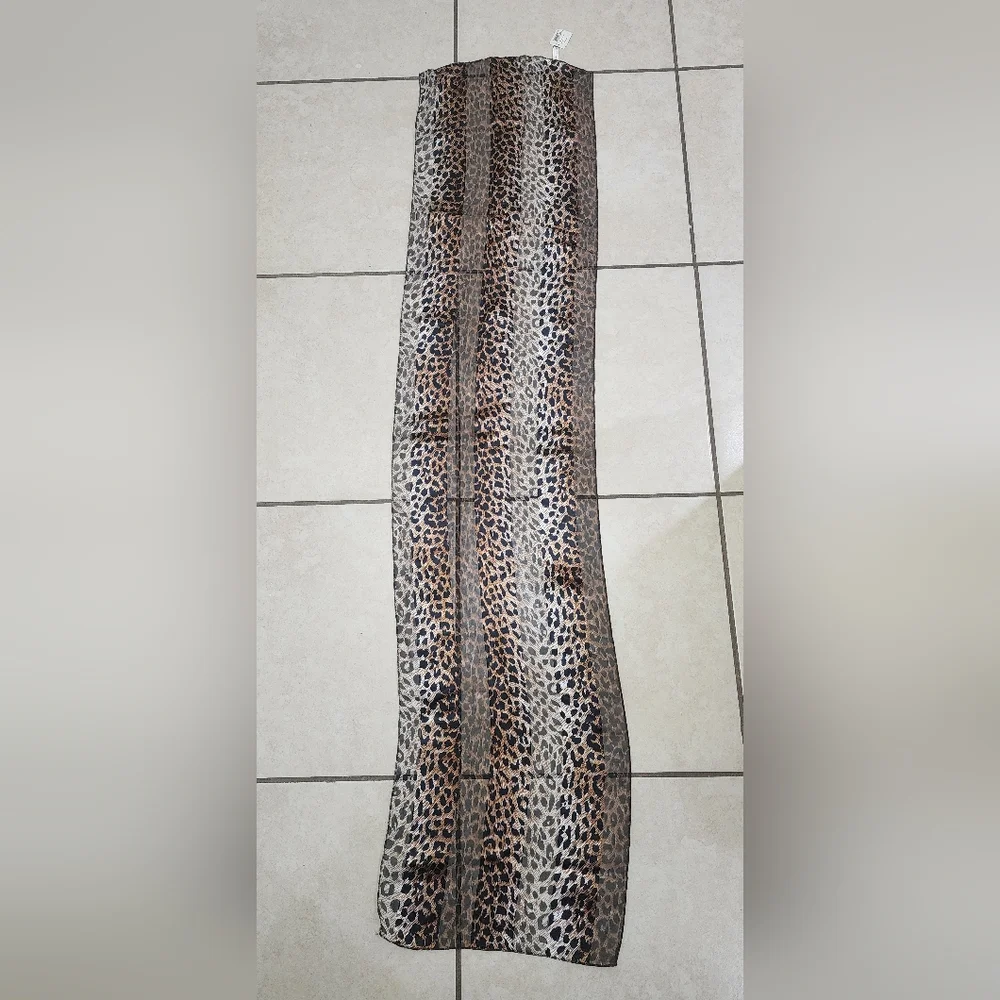 New Bijoux‎ Terner Leopard Print Scarf 22