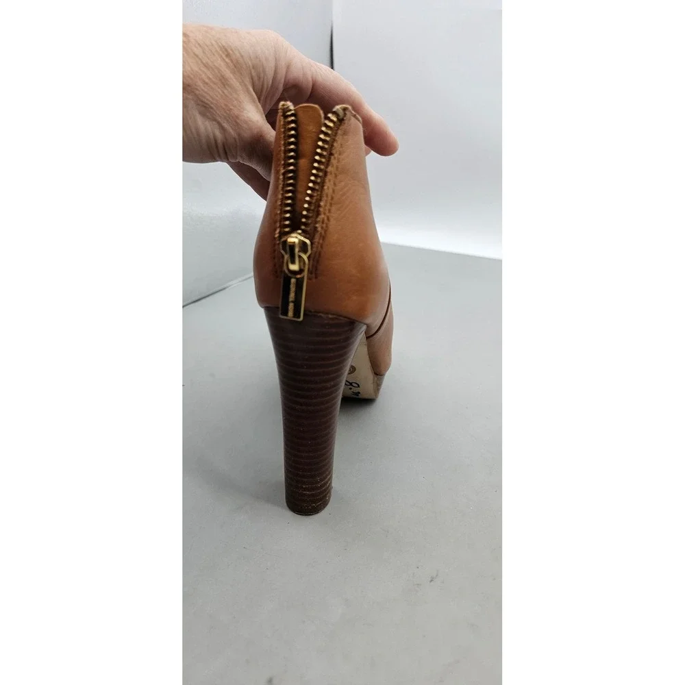 Michael Kors tone zip