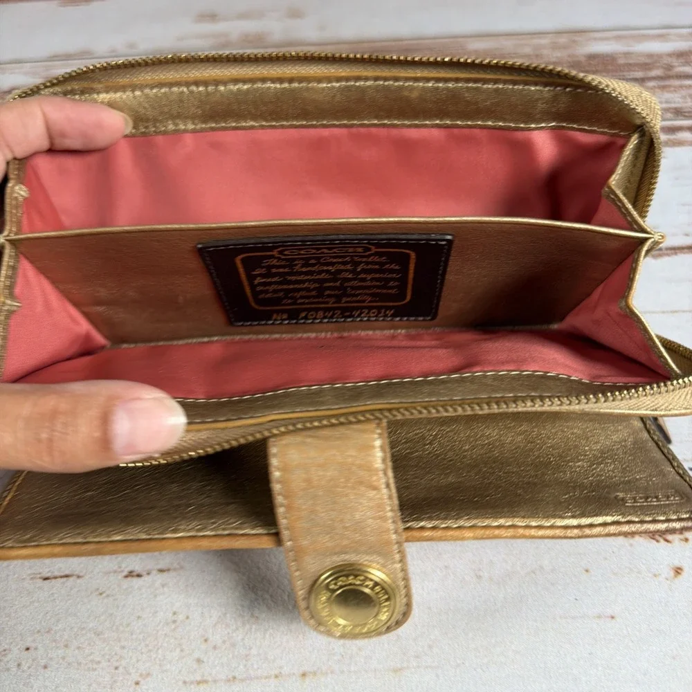 Coach size inches