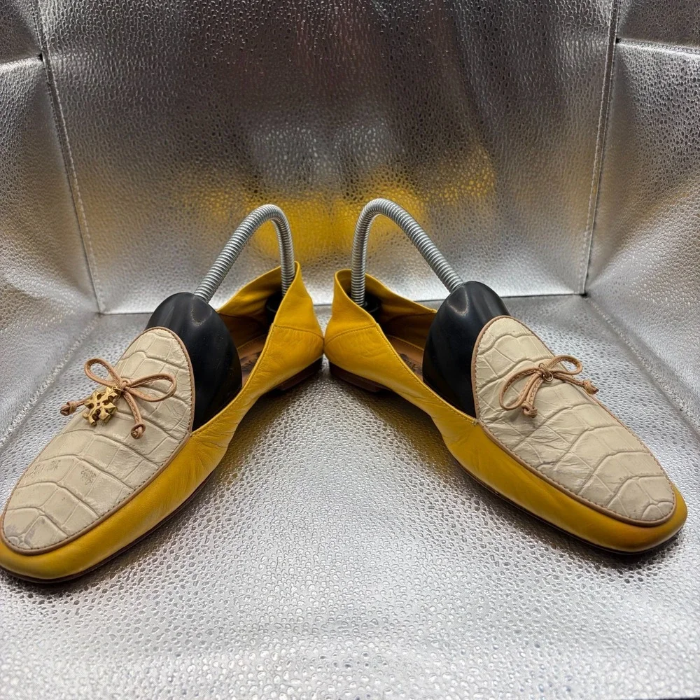 Size 6.5‎ M Tory Burch Tory Charm Yellow Goldfinch Cream Embossed Flat Loafers