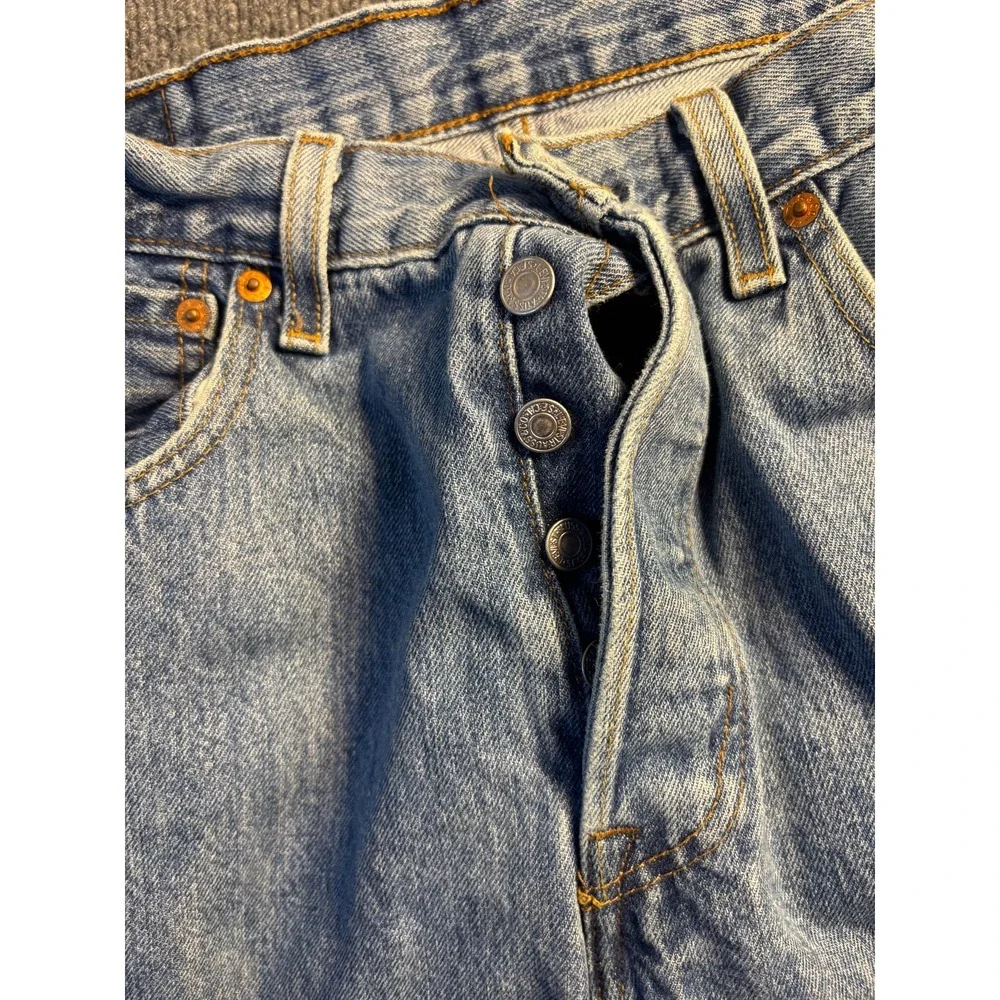 Levi's Jeans Mens 33x30 Blue Denim Medium Wash Straight Fit Red Tab Button Fly‎